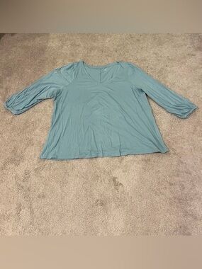 Lane Bryant 3/4 Sleeve V-Neck Top